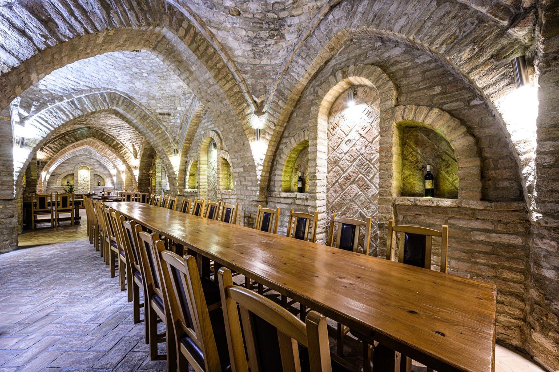 Готель Vinatus Pince Віллань Екстер'єр фото